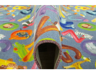 Detský metrážny koberec Alfabet 19 sivý