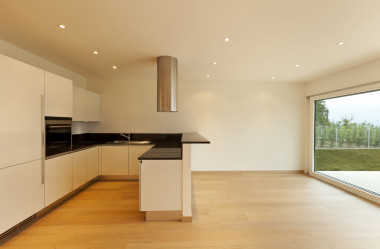 RÁDCE: Jak vybrat kvalitní a odolnou podlahu do kuchyně?  