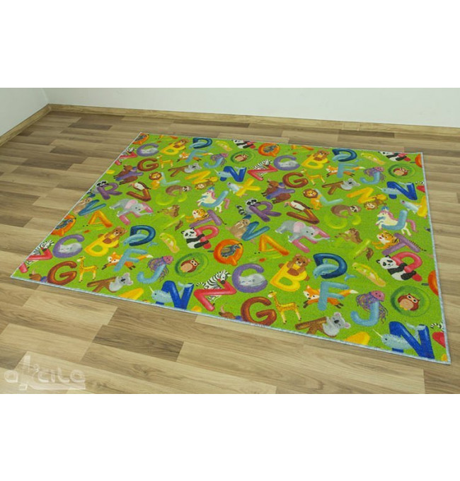 Dětský metrážový koberec Alfabet 12 zelený