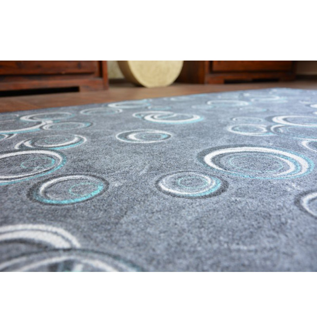 Metrážny koberec DROPS sivý