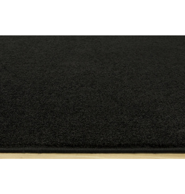 Metrážový koberec Lima 790 černý