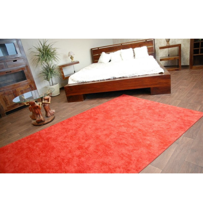 Metrážny koberec SERENADE červený