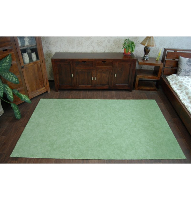 Metrážny koberec SERENADE zelený