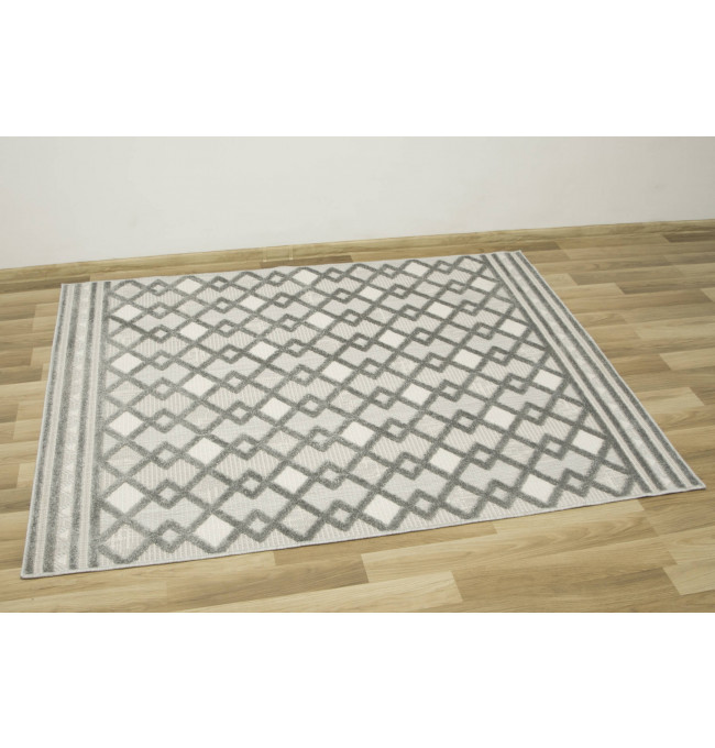 Šnúrkový koberec Stella D418A - Romby Aztec sivý / strieborný