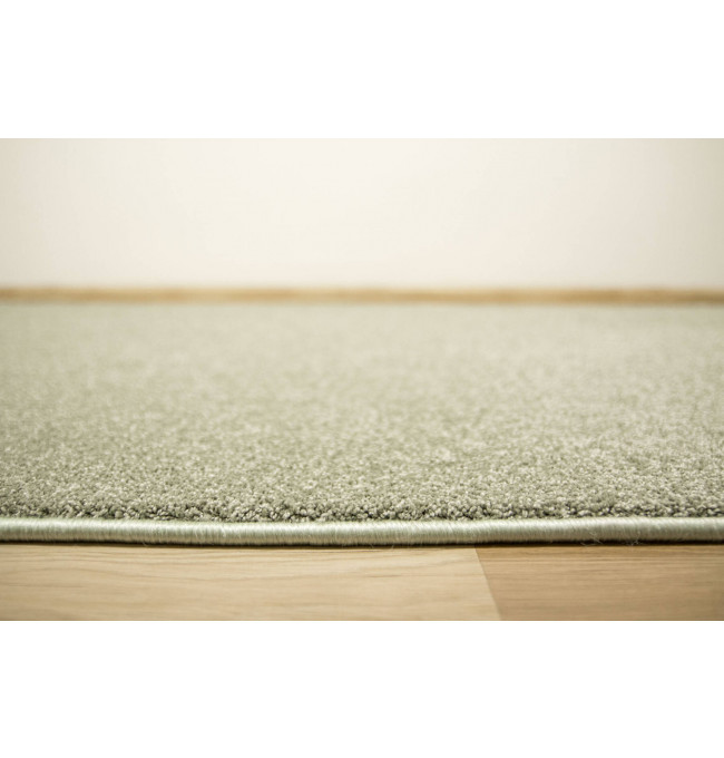 Metrážny koberec Infinity pastelovo olivový