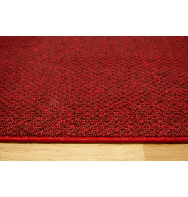 Metrážny koberec Stockholm 35 červený / čierny 